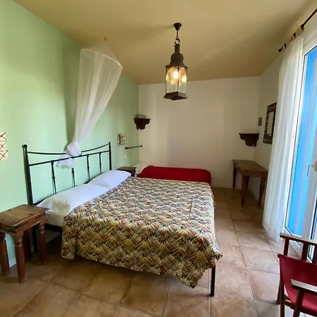 Ξενοδοχείο με διαμερίσματα Ambra 4*